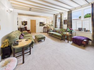 Sitting room- click for photo gallery